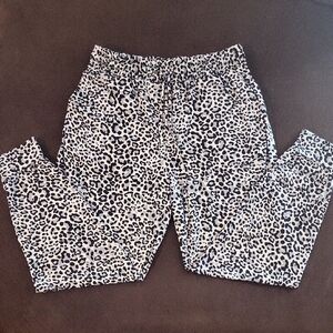 Zenana Outfitters Gray Leopard Print Pants